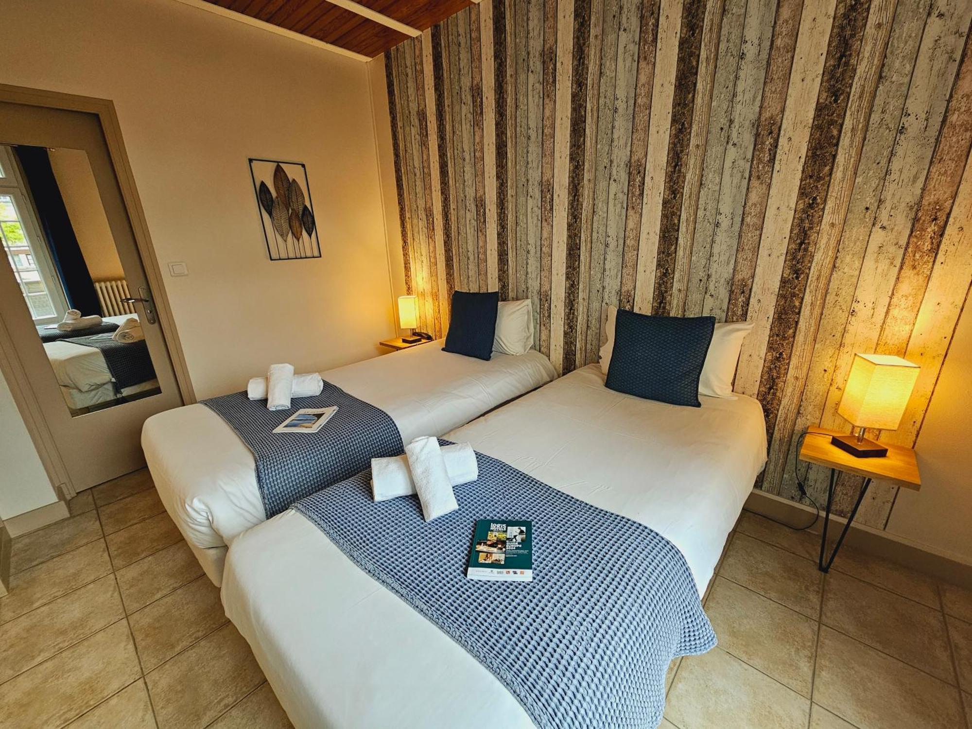 Logis Loire Hotel - Les Cocottes Restaurant Les Rosiers Zimmer foto